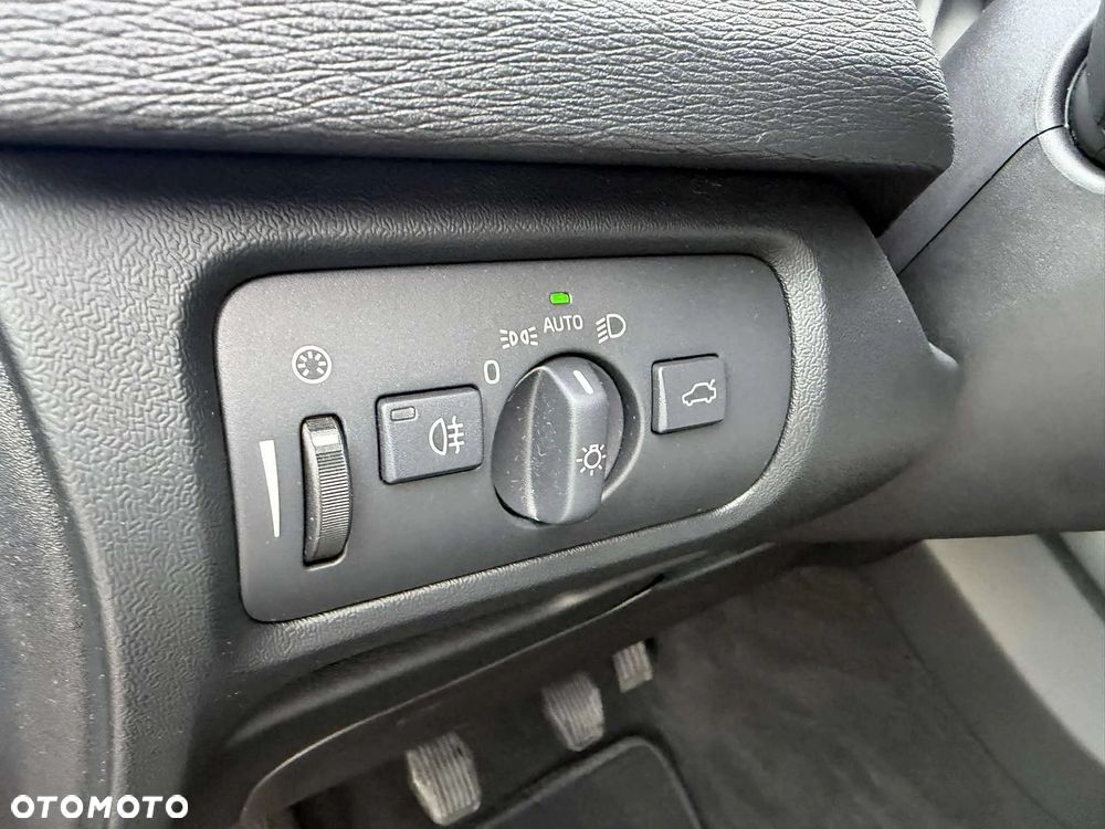 Volvo V40 Cross Country T3 Summum - 32