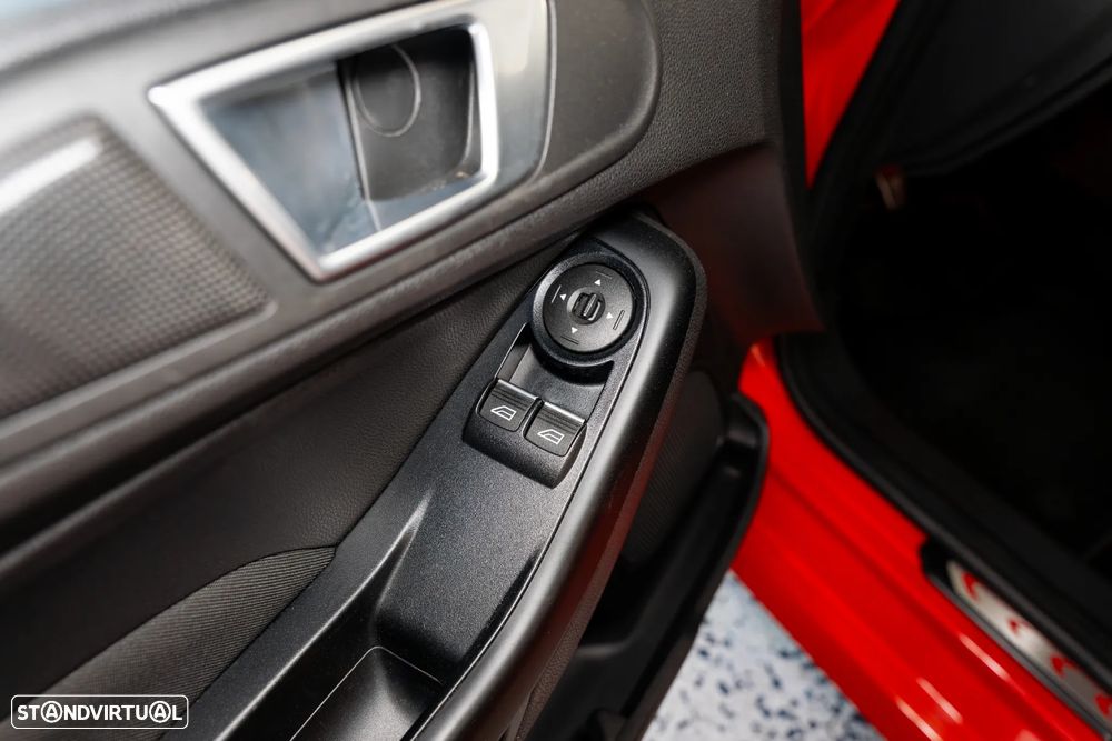 Ford Fiesta 1.6 T ST - 27