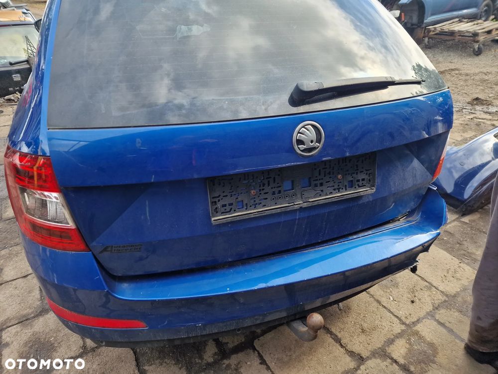 Klapa  tył  skoda  octavia  III  kombi  w  kolorze  LF5W - 1