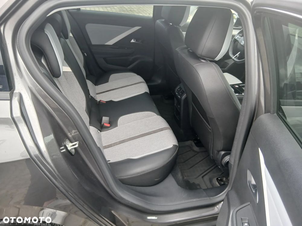Opel Astra 1.2 Turbo Automatik Elegance - 17