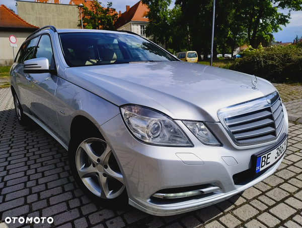 Mercedes-Benz Klasa E 220 T CDI DPF BlueEFFICIENCY 7G-TRONIC Elegance