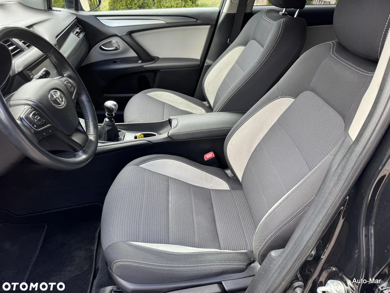 Toyota Avensis Touring Sports 1.8 Business Edition - 12
