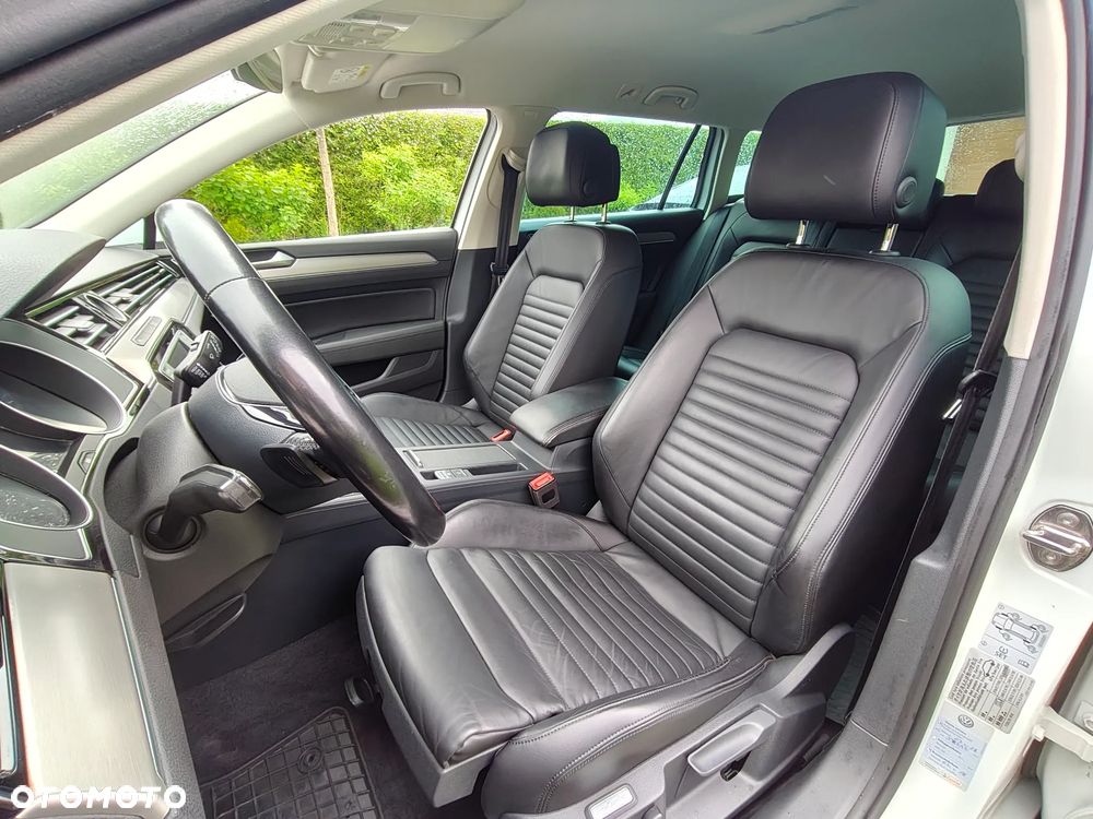 Volkswagen Passat Variant 2.0 TDI SCR DSG (BlueM Tech) Highline - 11