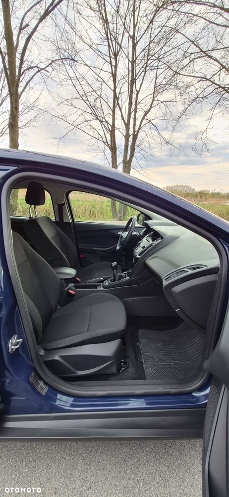 Ford Focus 1.6 Trend - 17