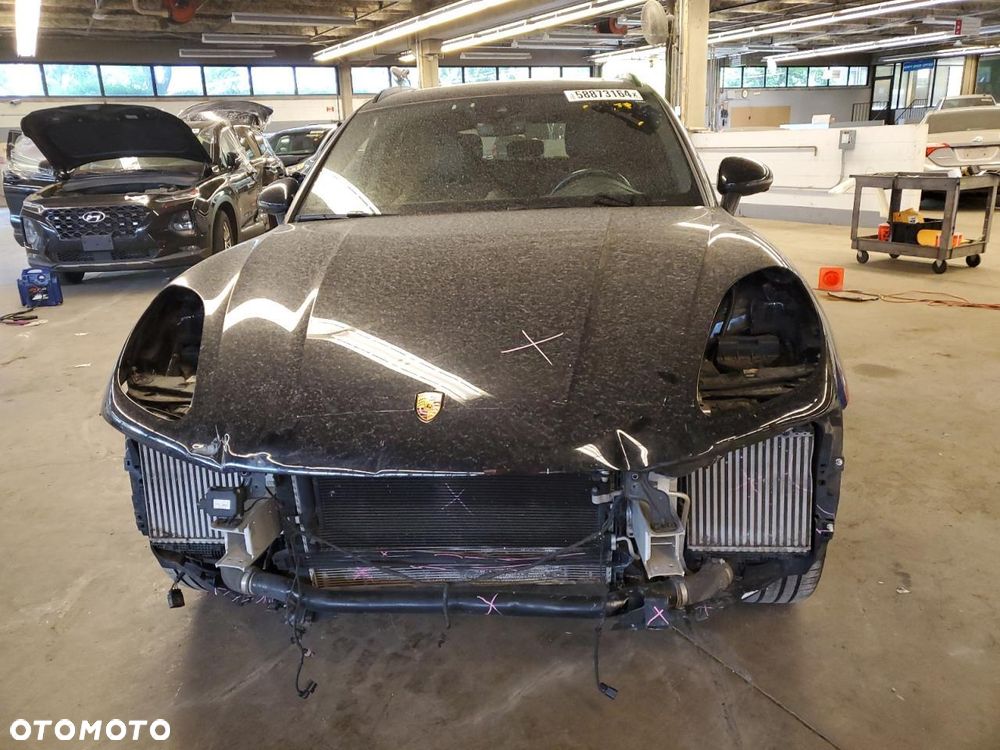 Porsche Macan S - 38