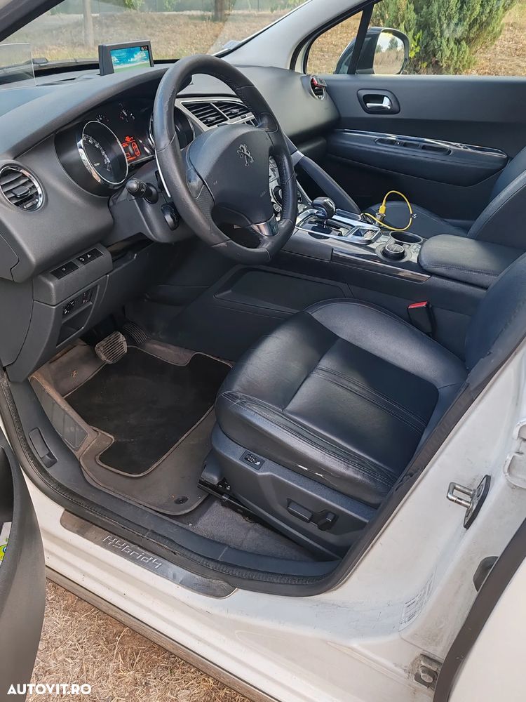 Peugeot 3008 HYbrid4 - 7