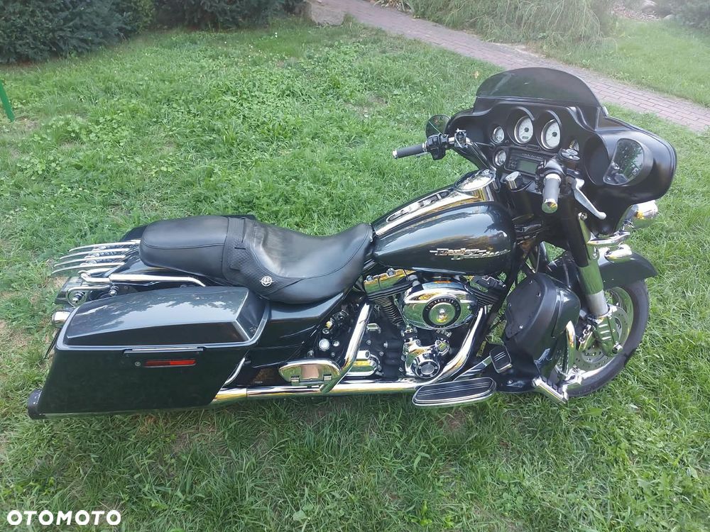 Harley-Davidson Touring Street Glide - 2