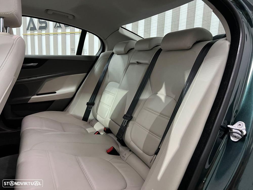 Jaguar XE 2.0 D Portfolio Aut. - 29