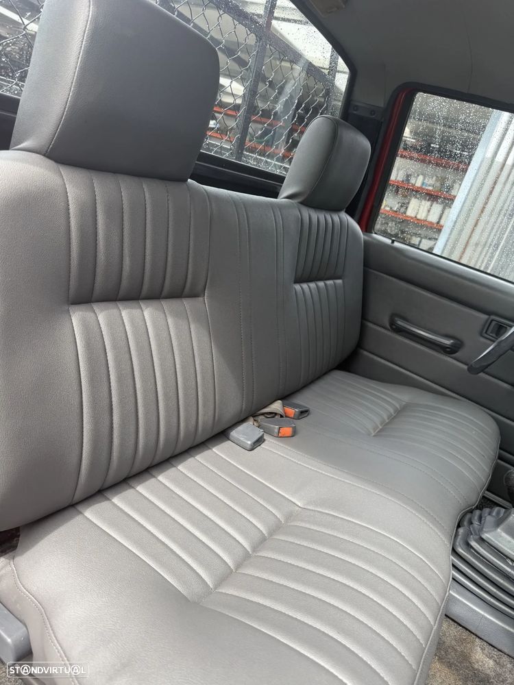 Nissan PICK-UP D21 TD 25 4X4 3 LUGARES - 10