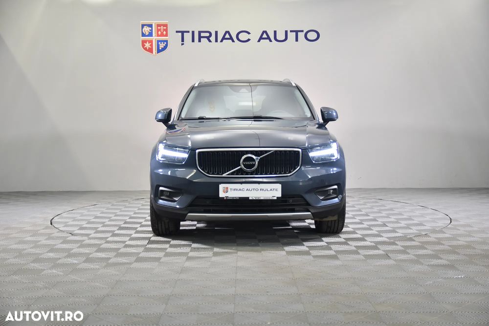 Volvo XC 40 B4 AT8 AWD Mild Hybrid Momentum Pro - 8