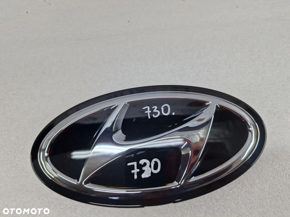 HYUNDAI i20 III 3 19- ZNACZEK LOGO EMBLEMAT POD RADAR , NR 86380-Q0000 , NR AUKCJI GL730 - 4