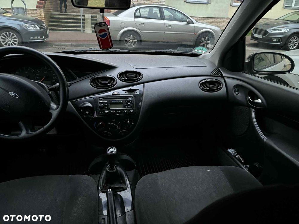 Ford Focus 1.6 Futura - 10