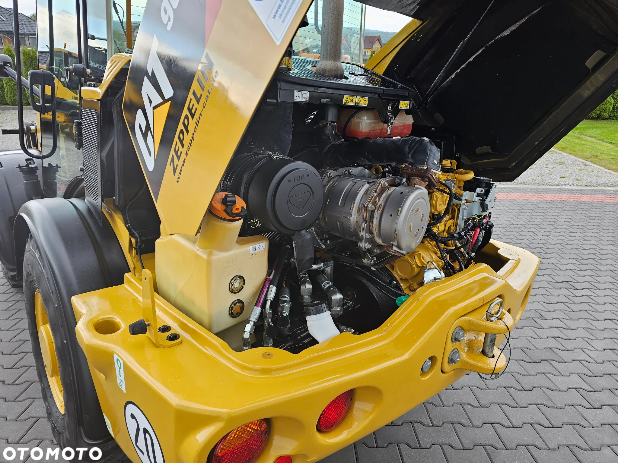 Caterpillar 906 M - 16