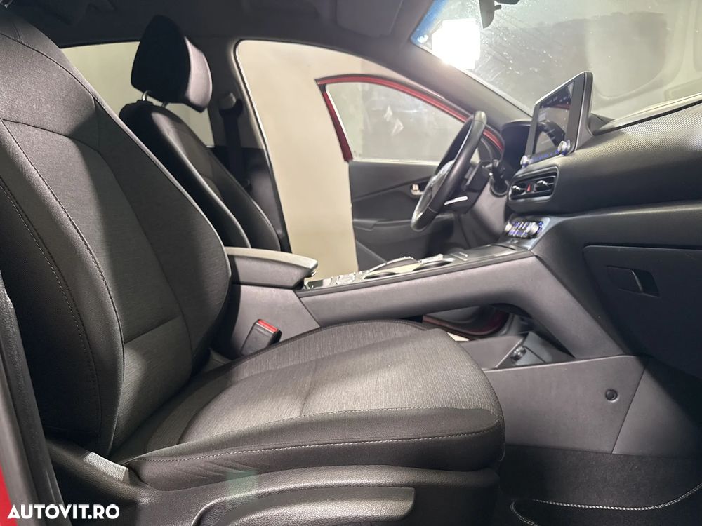 Hyundai KONA - 12