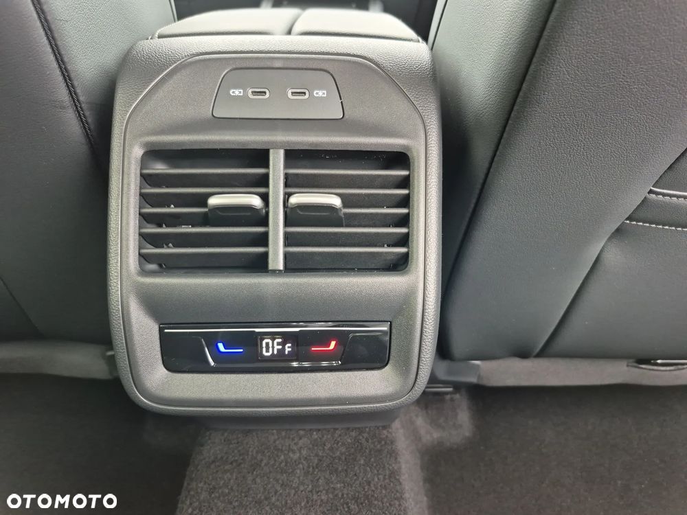 Volkswagen Passat - 10
