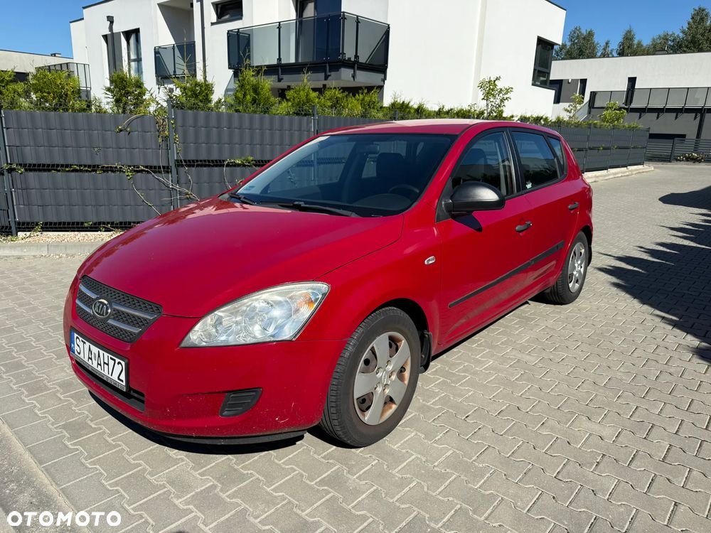 Kia Ceed 1.4 Comfort + - 6