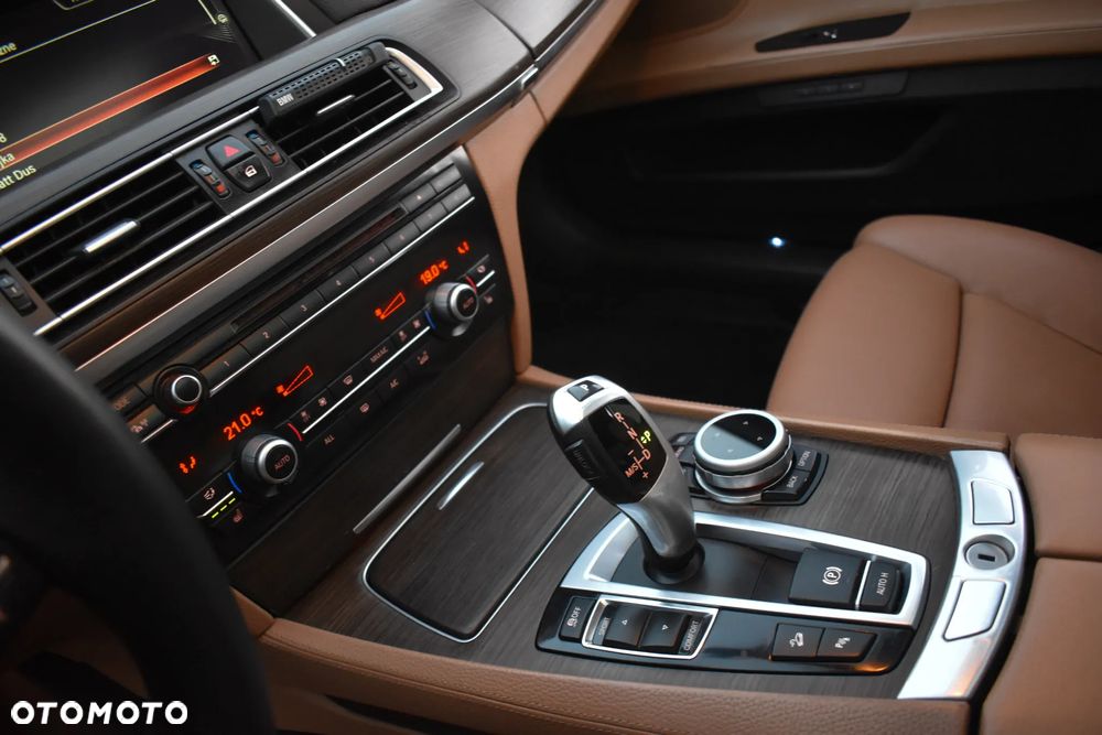 BMW Seria 7 740d Edition Exclusive - 10