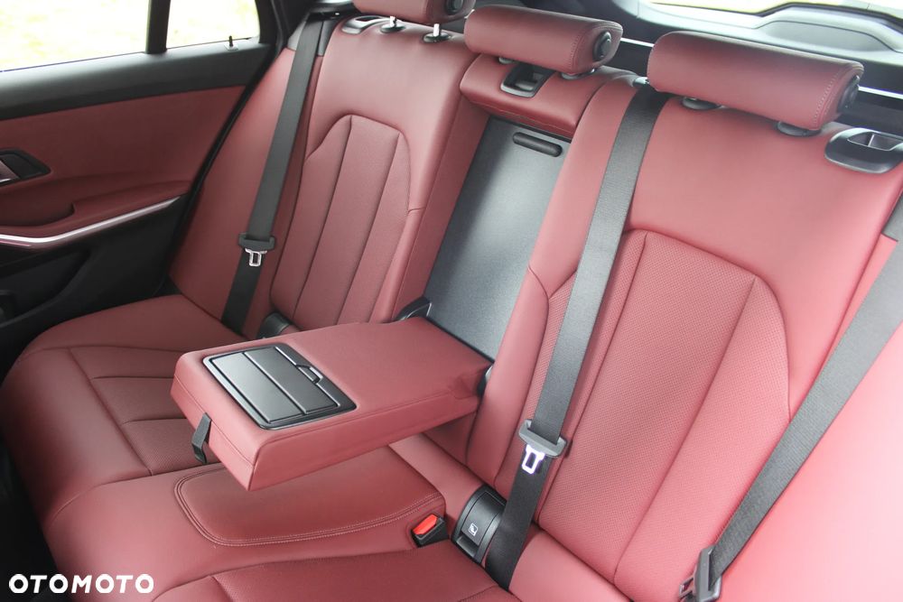 BMW Seria 3 318i M Sport - 20