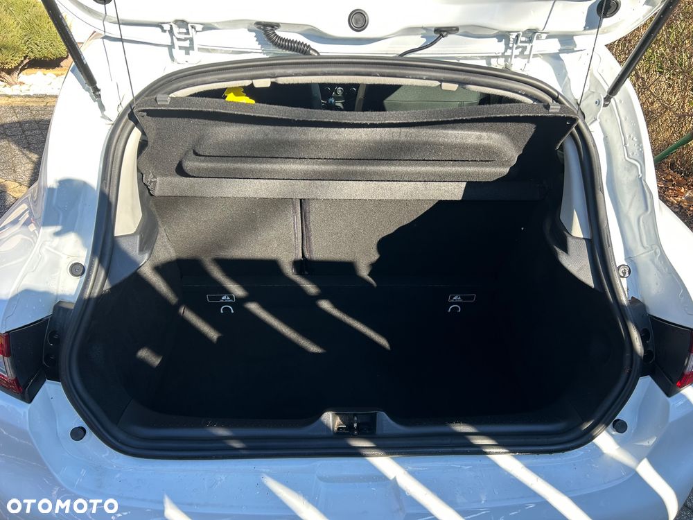 Renault Clio 1.2 16V 75 Collection - 11