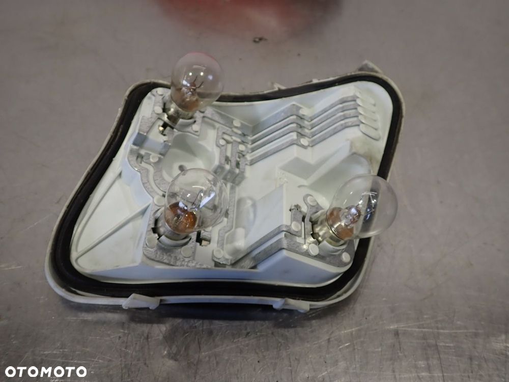 LAMPA PRAWA TYLNA AUDI A3 8P 8P4945096C - 10
