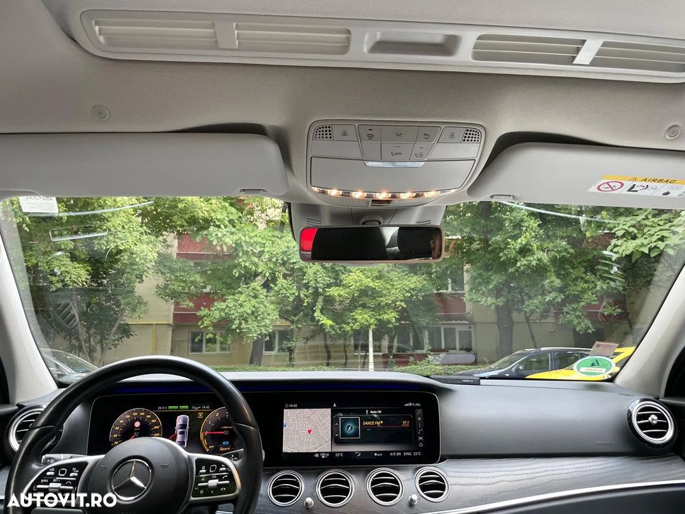 Mercedes-Benz E 300 de Aut. - 3