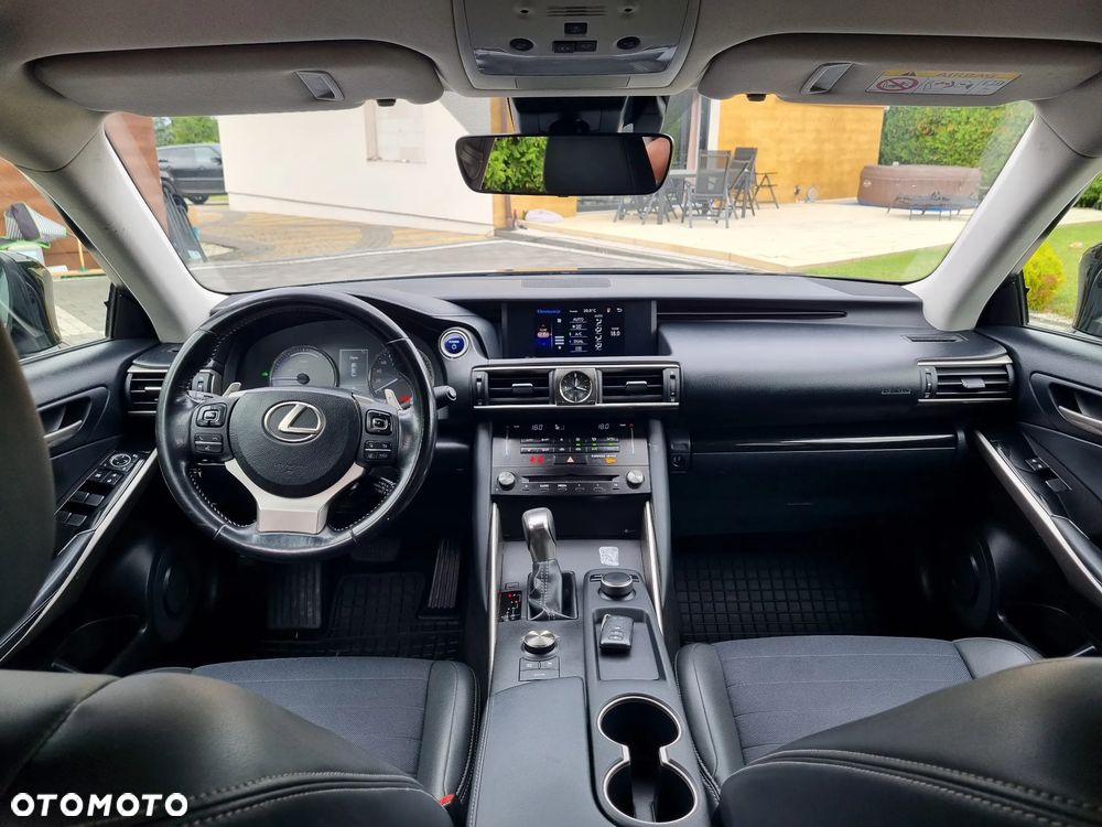 Lexus IS Business Edition - 5