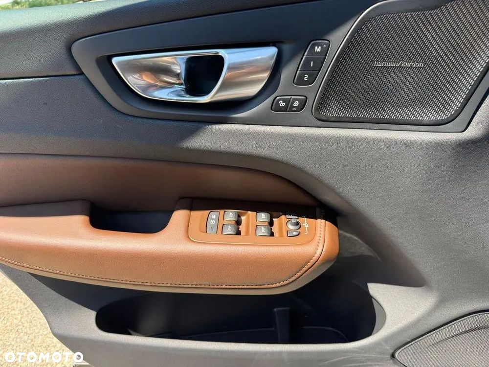 Volvo XC 60 B5 B AWD Plus Bright - 15