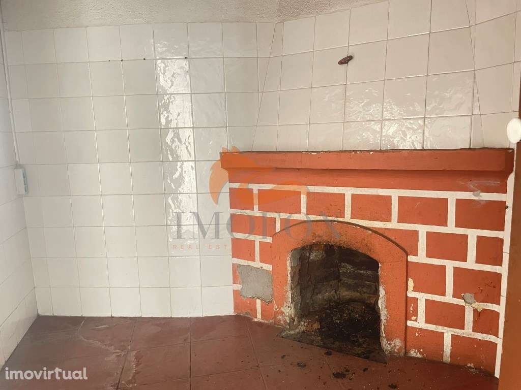 Moradia com 4 quartos e garagem no centro da vila de Avô (Oliveira ... - Grande imagem: 2/23