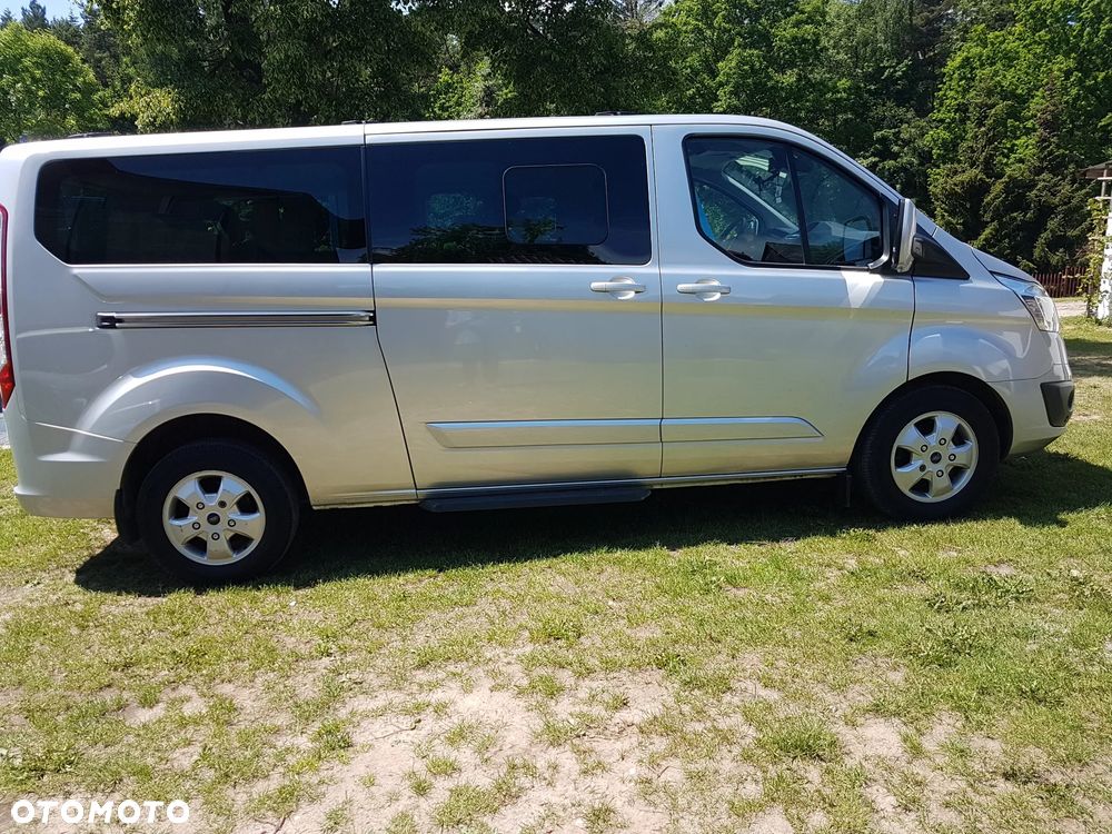 Ford Tourneo Custom - 11