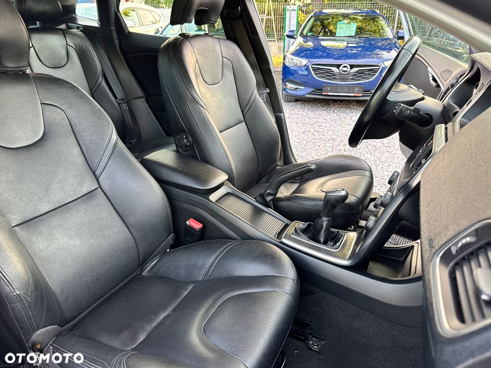 Volvo V40 D2 Momentum - 22
