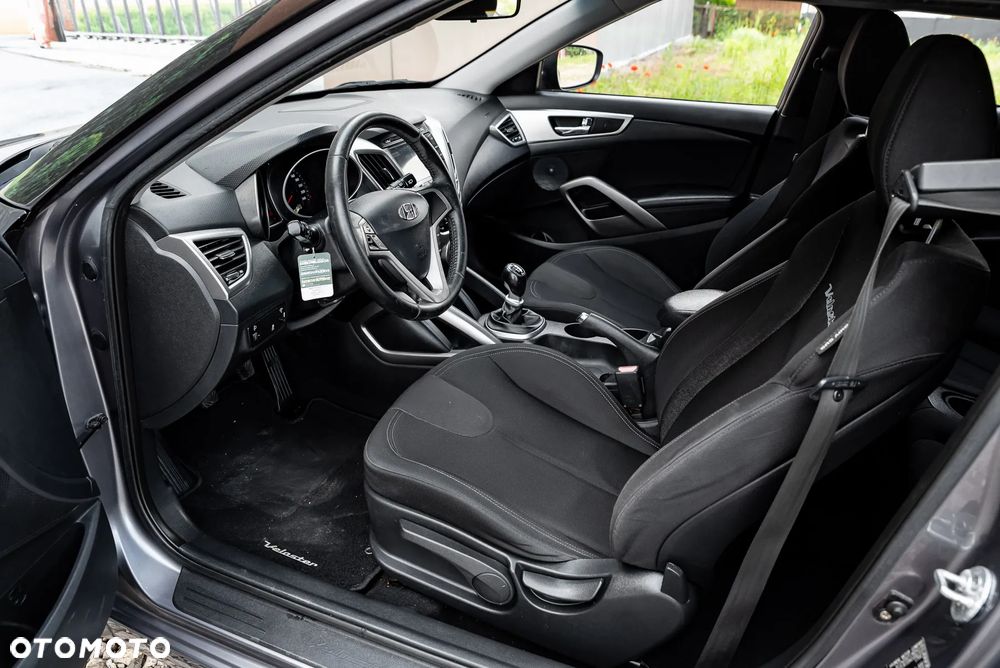 Hyundai Veloster 1.6 GDI Style - 13