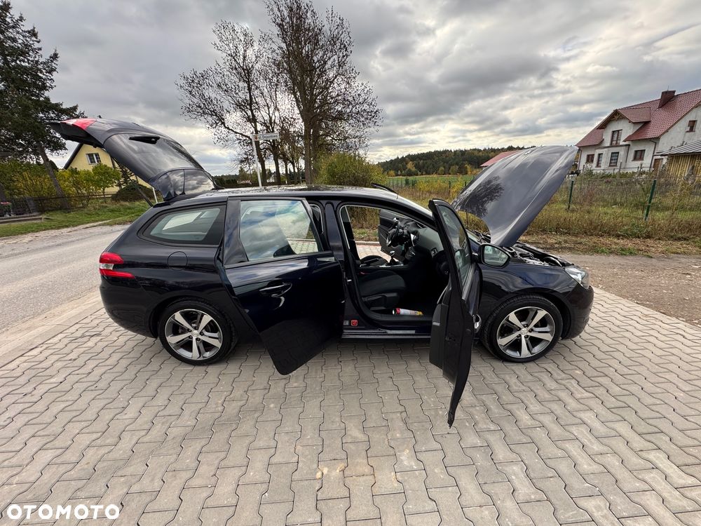 Peugeot 308 SW 1.2 PureTech Allure S&S - 4