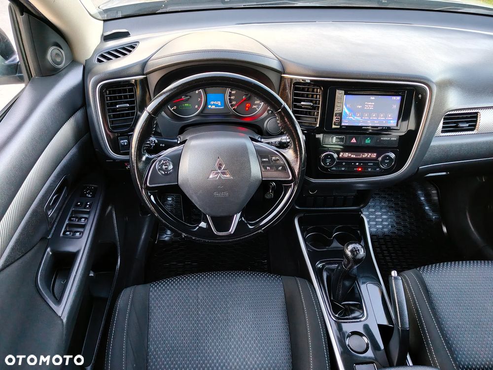 Mitsubishi Outlander 2.0 City Style 2WD - 34