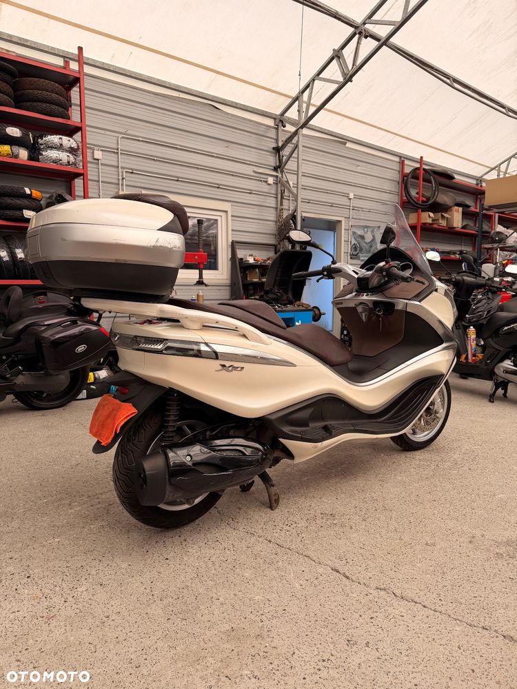 Piaggio X10 - 8