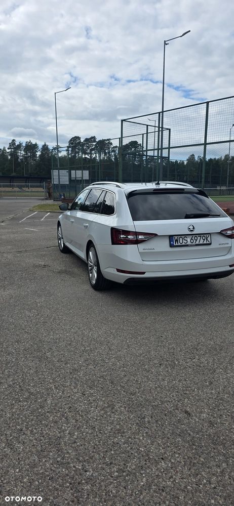 Skoda Superb 2.0 TDI Style DSG - 4