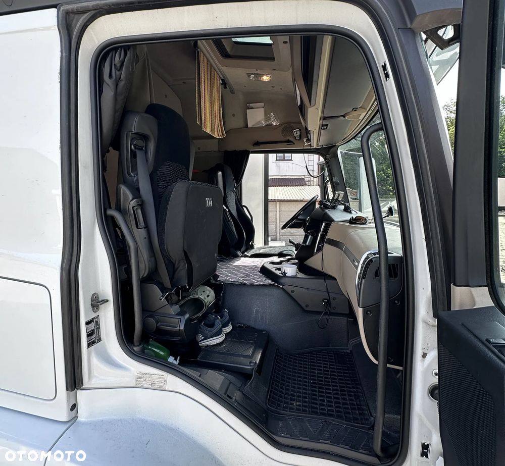Mercedes-Benz Actros - 7