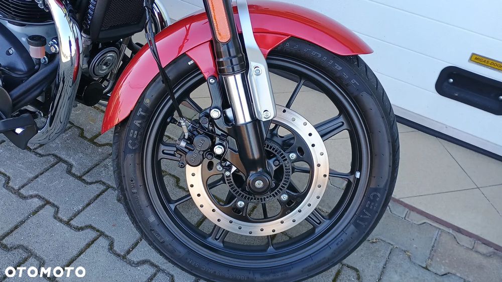 Royal Enfield Super Meteor - 24