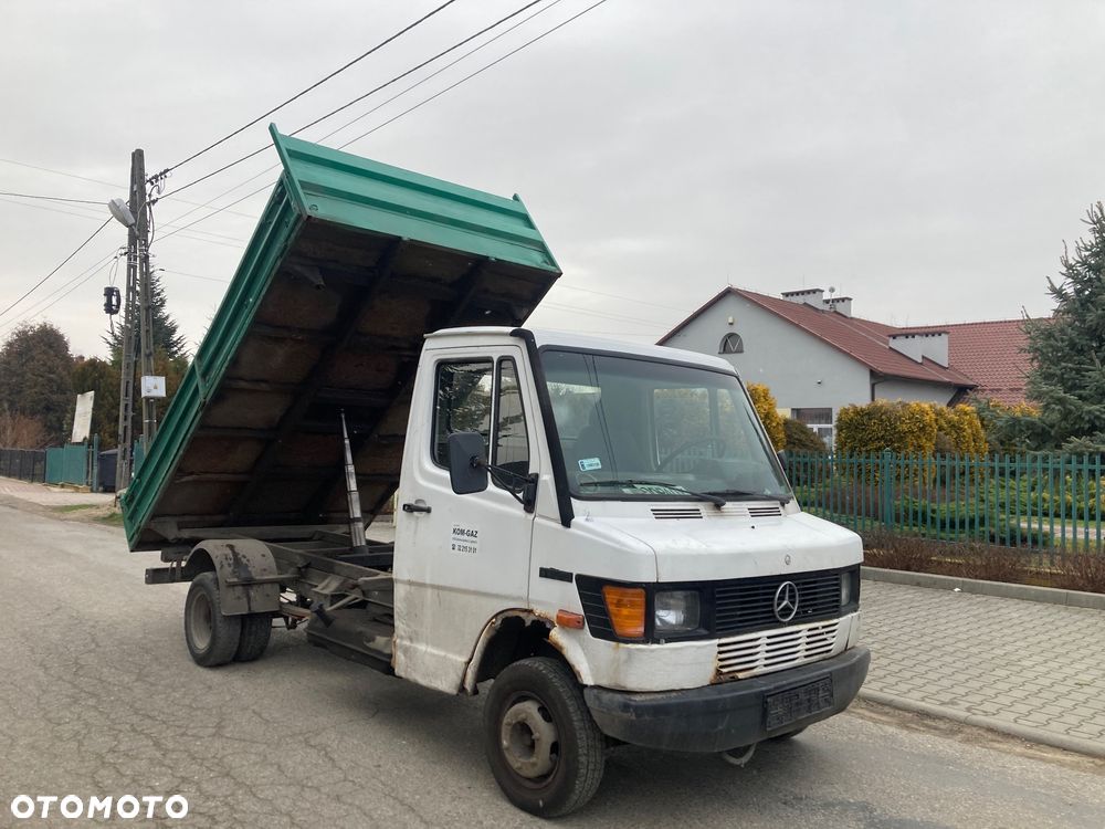 Mercedes-Benz 410 - 3