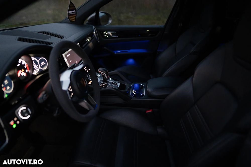 Porsche Cayenne S - 16