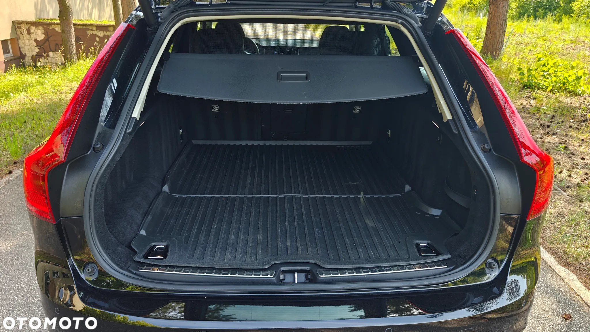 Volvo V90 D4 Momentum Pro - 33