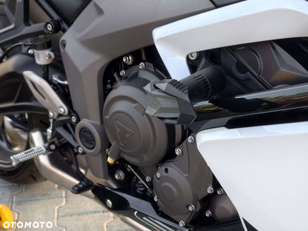 Triumph Daytona - 8