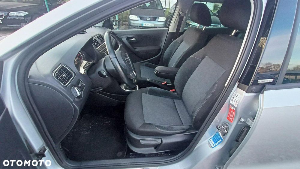 Volkswagen Polo 1.4 16V Trendline - 26