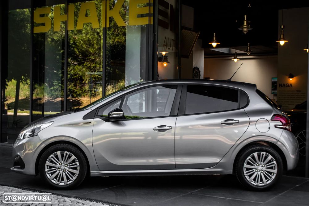 Peugeot 208 1.2 PureTech Signature - 2