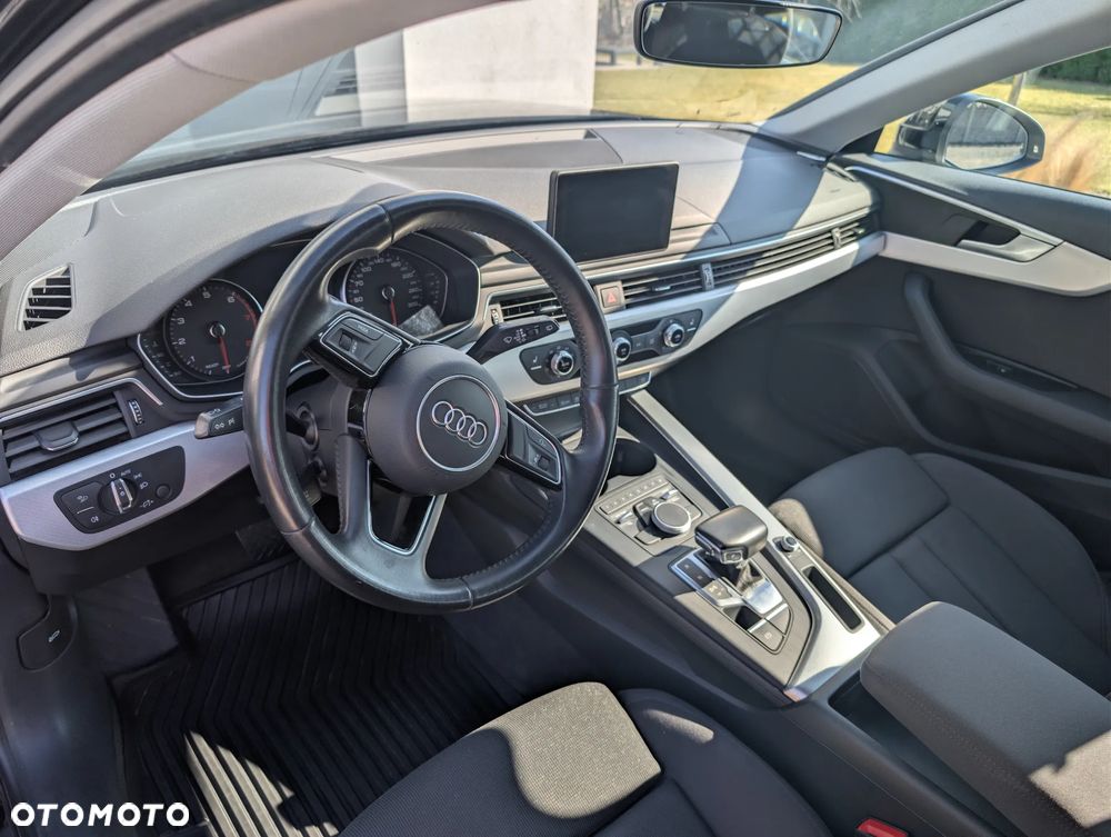 Audi A4 Avant 40 TFSI S tronic - 6