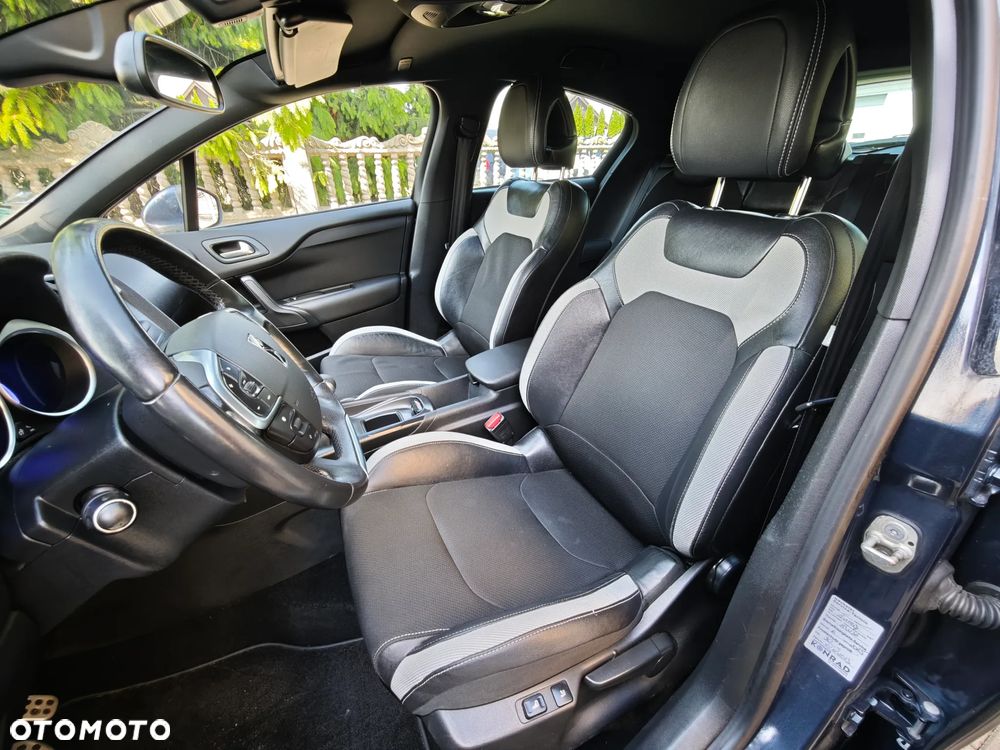 Citroën DS4 e-HDi 110 SoChic - 26