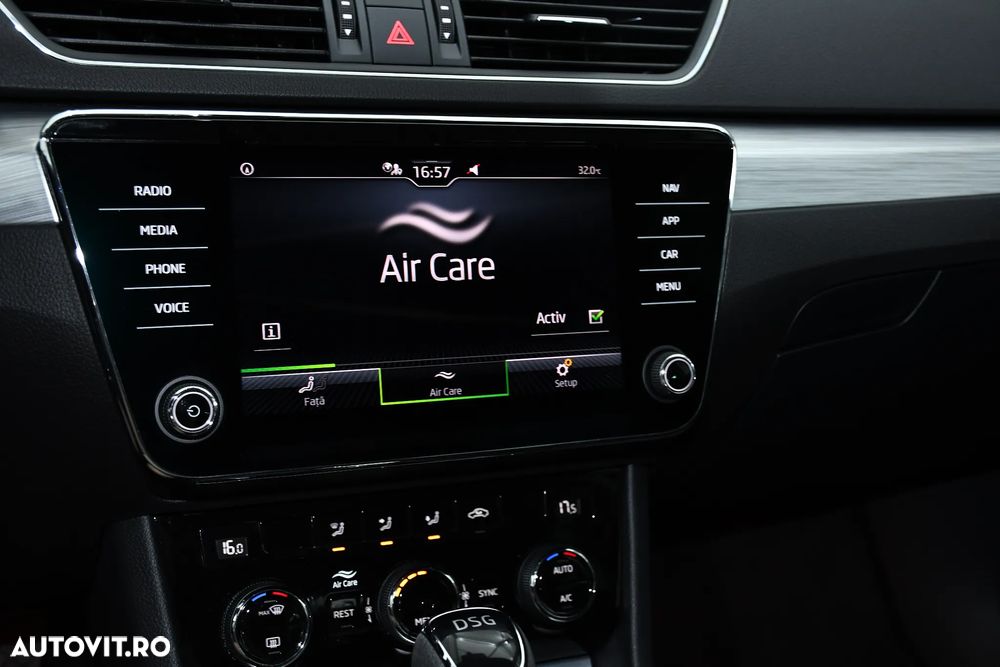 Skoda Superb 2.0 TDI DSG SportLine - 34