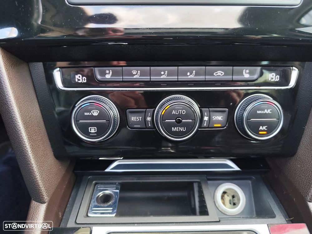 VW Passat Variant 2.0 TDI Highline DSG - 30