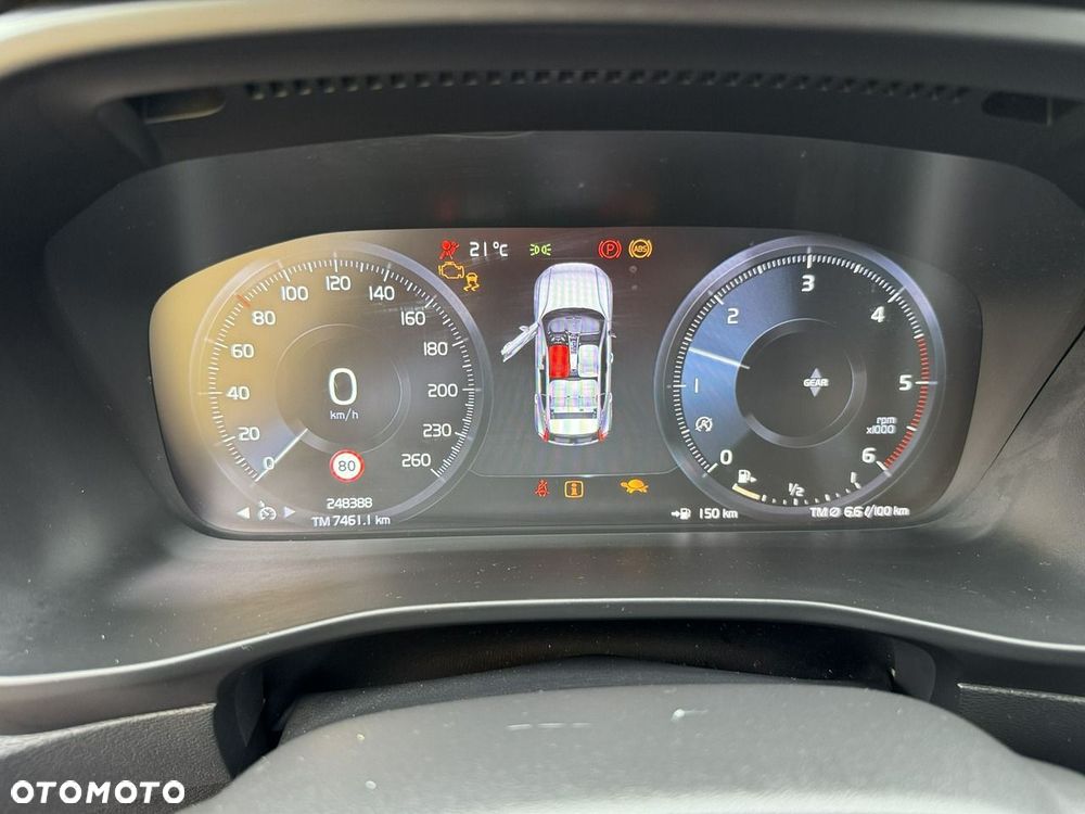 Volvo XC 40 D3 AWD Momentum - 9