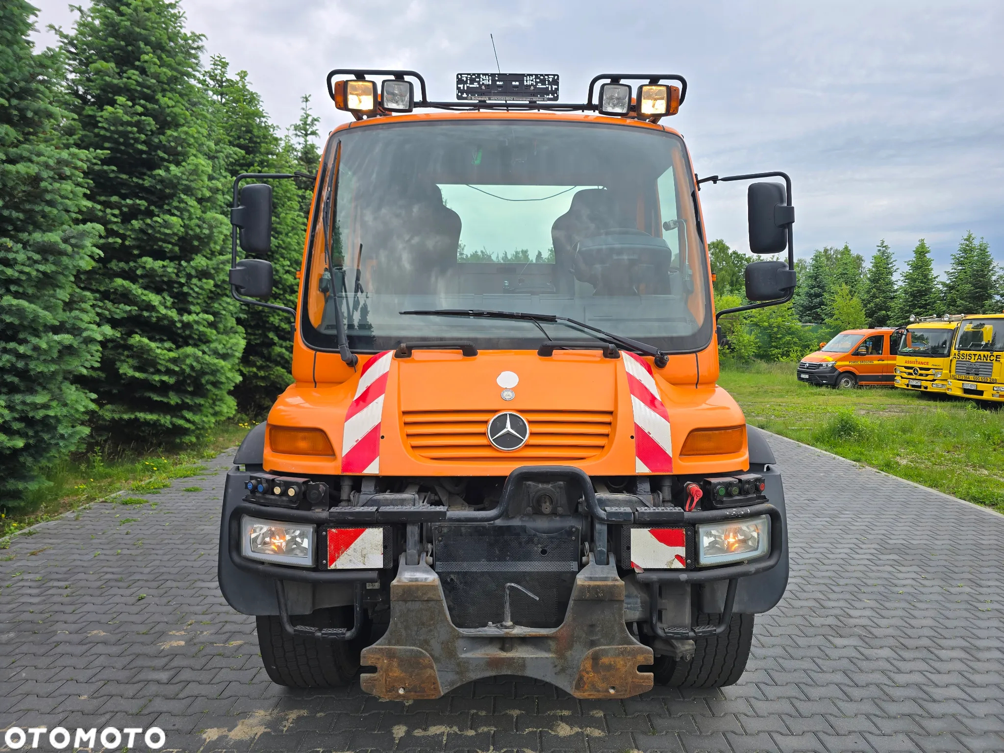 Mercedes-Benz UNIMOG U400 - 2