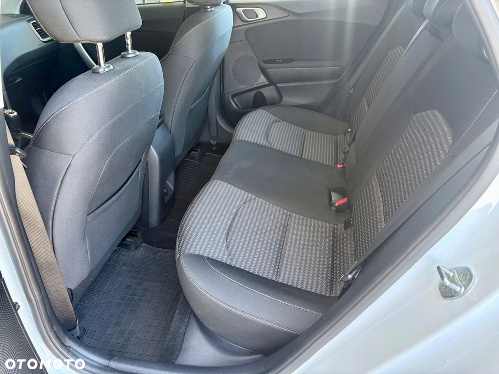 Kia Ceed 1.5 T-GDI M - 12